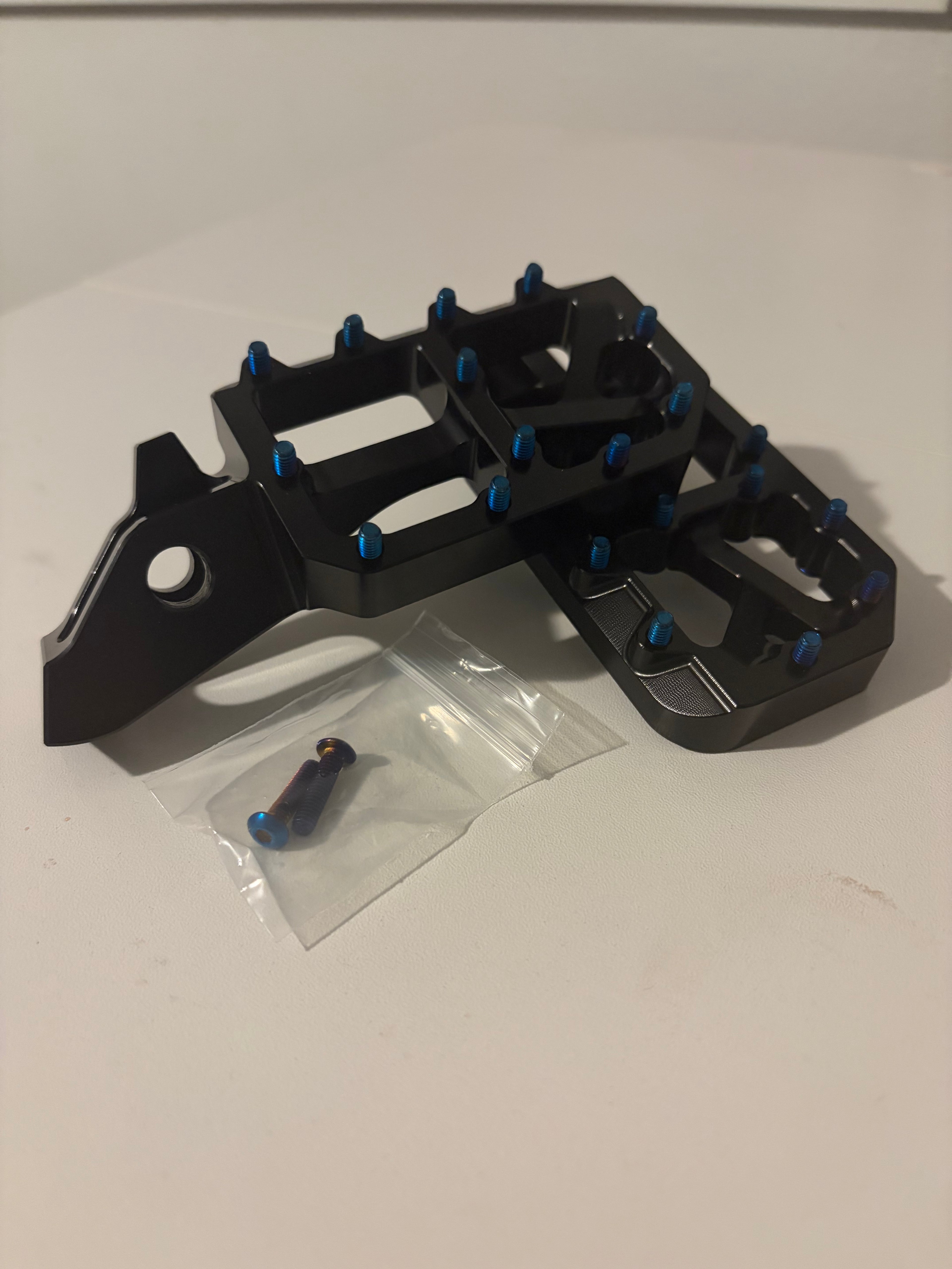 Surron ultra bee pegs