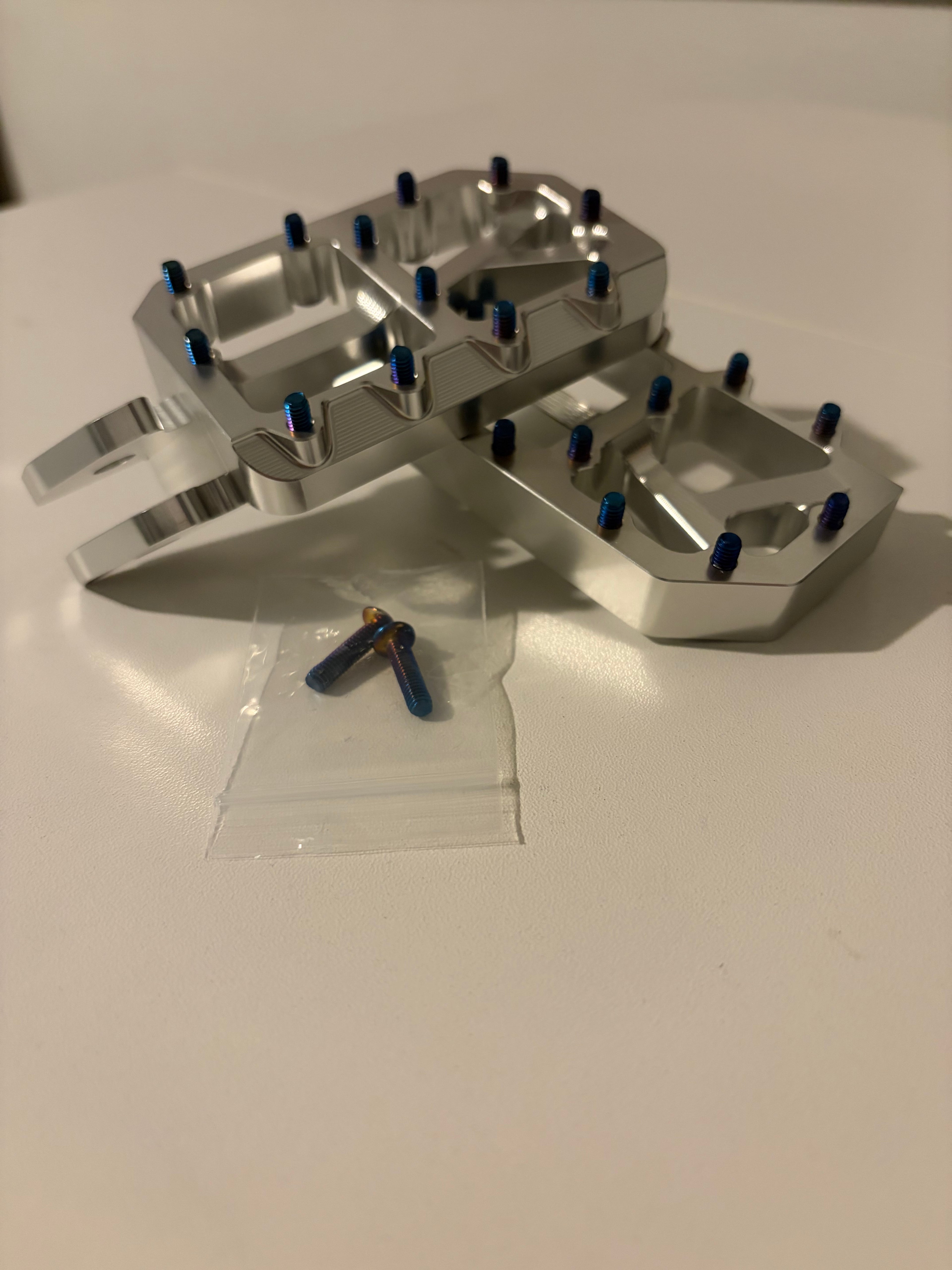 Surron LBX, E ride pegs