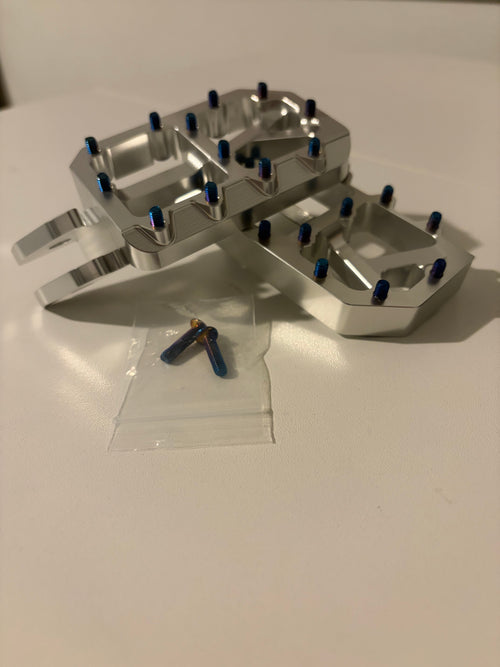 Surron LBX, E ride pegs