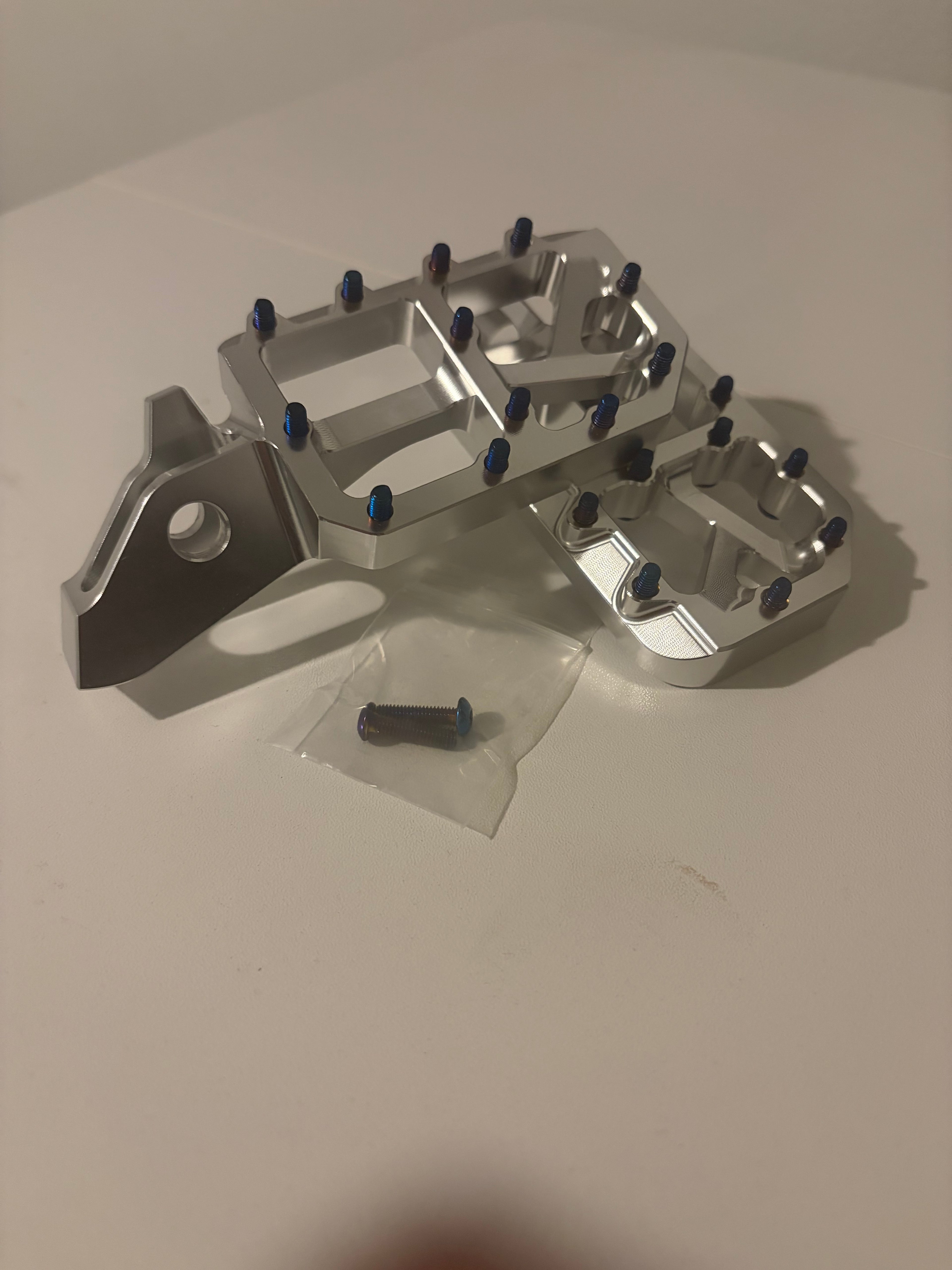 Surron ultra bee pegs