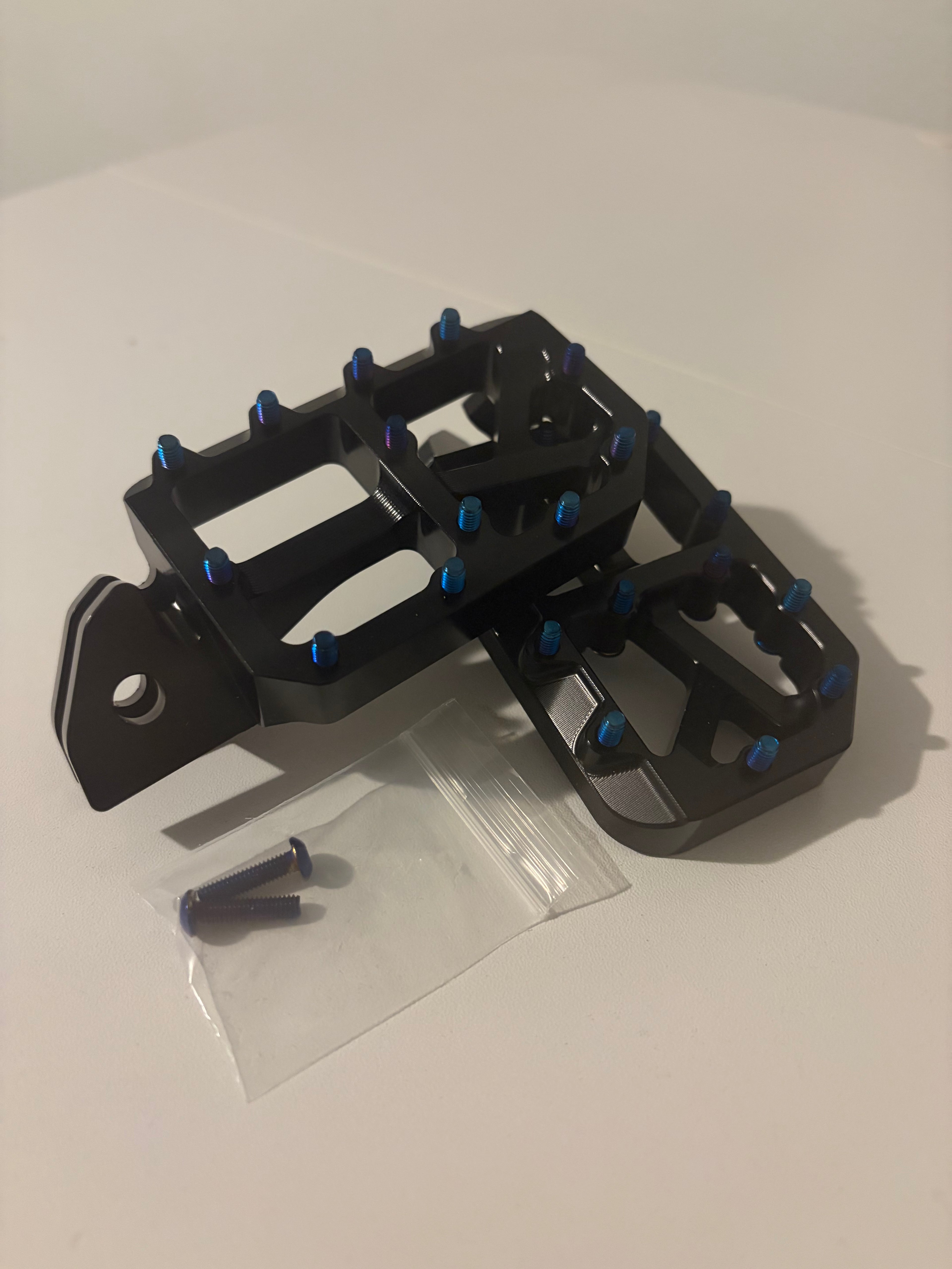 Surron LBX, E ride pegs